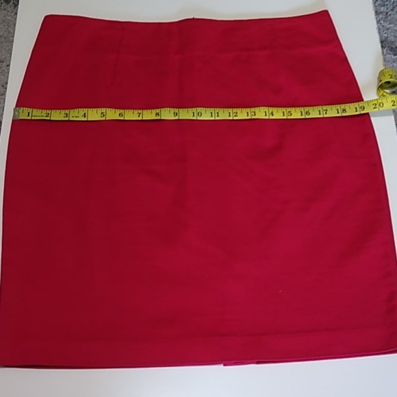 Gorgeous red skirt in excellent condition - Picture 5 of 7